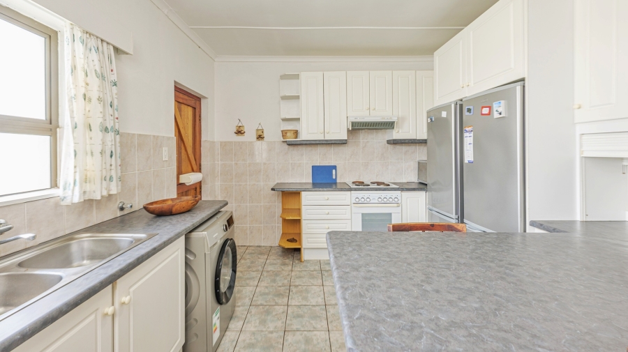 4 Bedroom Property for Sale in Struisbaai Western Cape